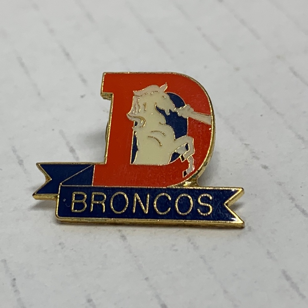 Denver BRONCOS Sports Lapel / Hat pin